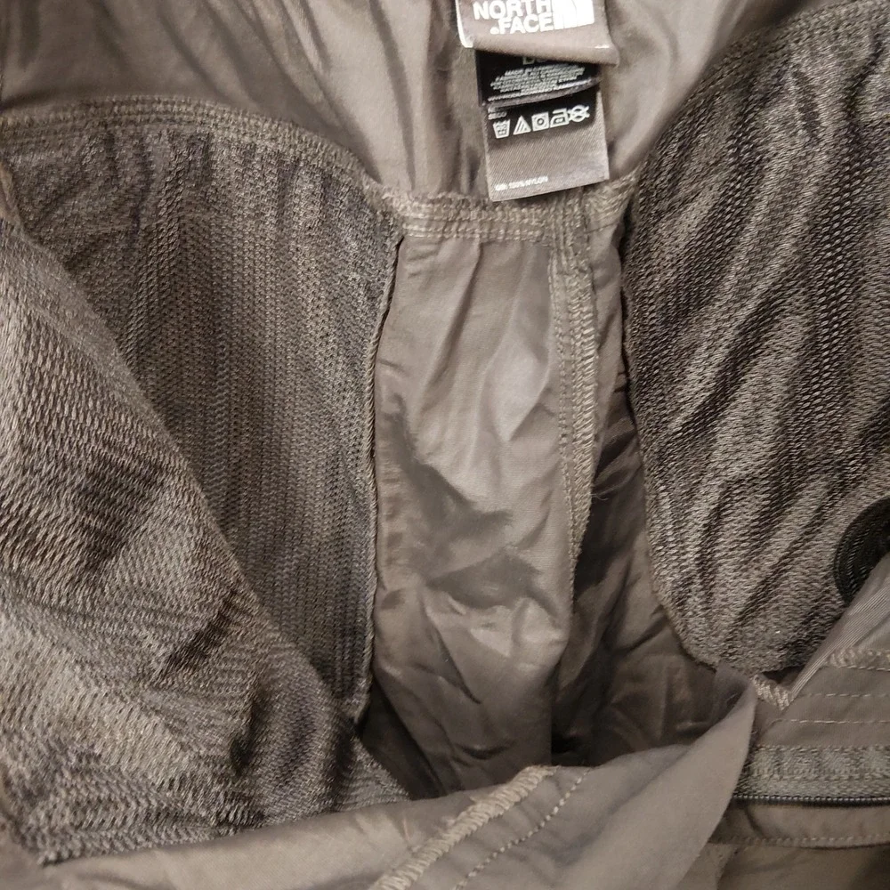 The North Face Mens Gray Convertible Cargo Hiking Pants Size L 36x30.5 A4J0